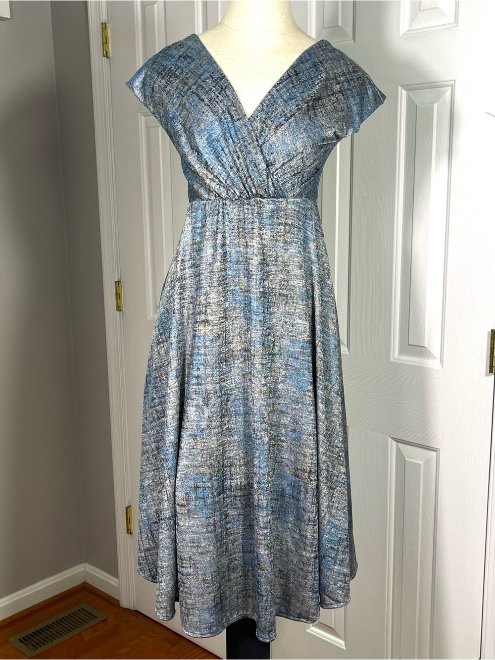 TIFFANY ROSE Maternity Jersey Dress Bronze Blue Metallic Stretch Size 1 (US 4-6)